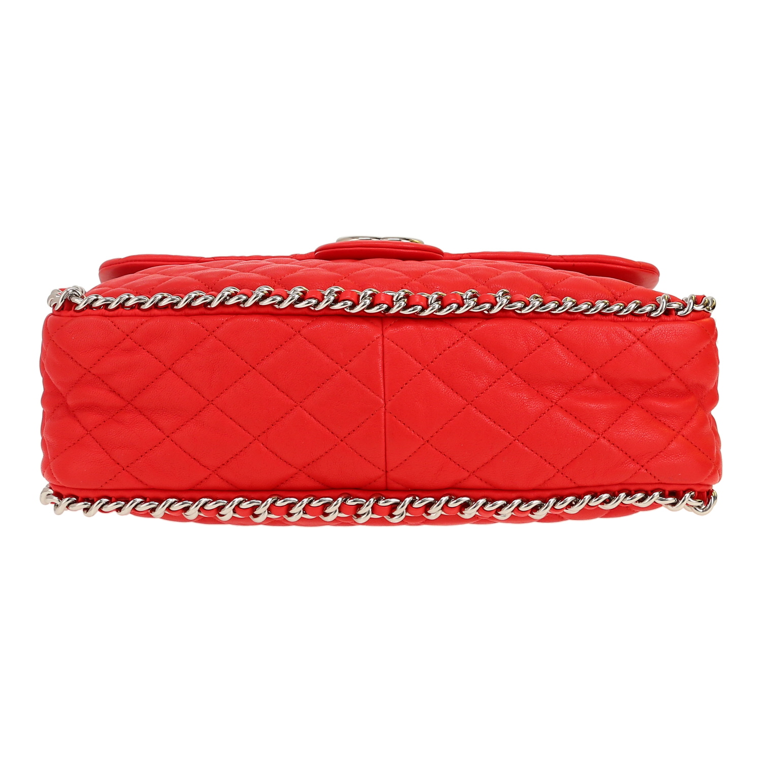 Chanel  Chain Around handbag  in red quilted leather - Detail D1
