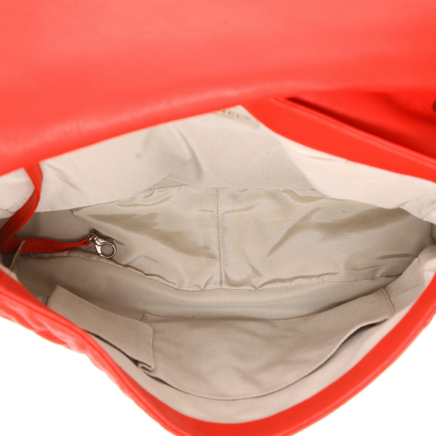 Bolso de mano Chanel  Chain Around en cuero acolchado rojo - Detail D3