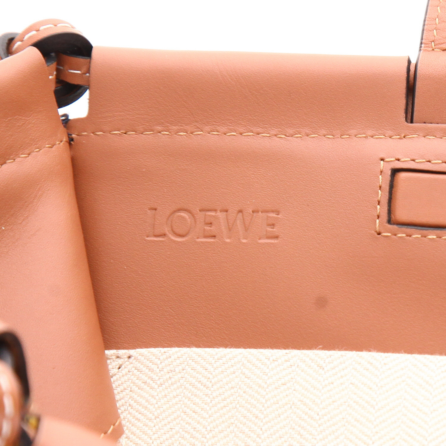 Loewe  Cushion shopping bag  in red and blue woollen fabric  and brown leather - Detail D2