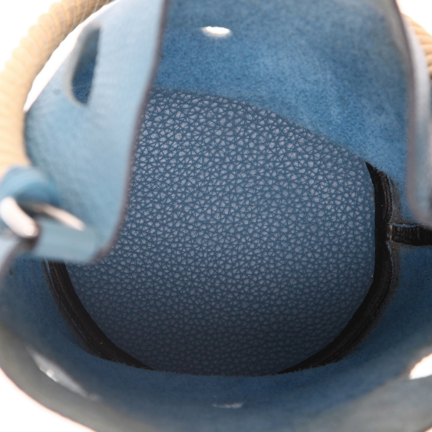 Sac à main Hermès  Mangeoire en cuir togo bleu-jean - Detail D3