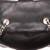 Chanel   mini  shoulder bag  in black satin - Detail D3 thumbnail