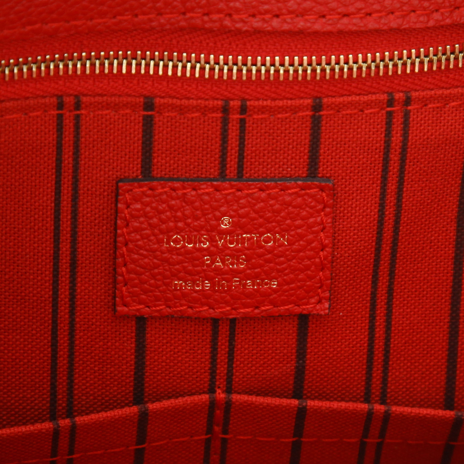 Sac bandoulière Louis Vuitton Spontini en cuir monogram empreinte rouge - Detail D2