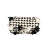 Bolso de mano Chanel  Timeless Classic en tweed negro y blanco - 360 thumbnail