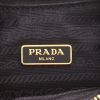 Bolso bandolera Prada  Re-Edition 2005 en cuero saffiano negro - Detail D2 thumbnail