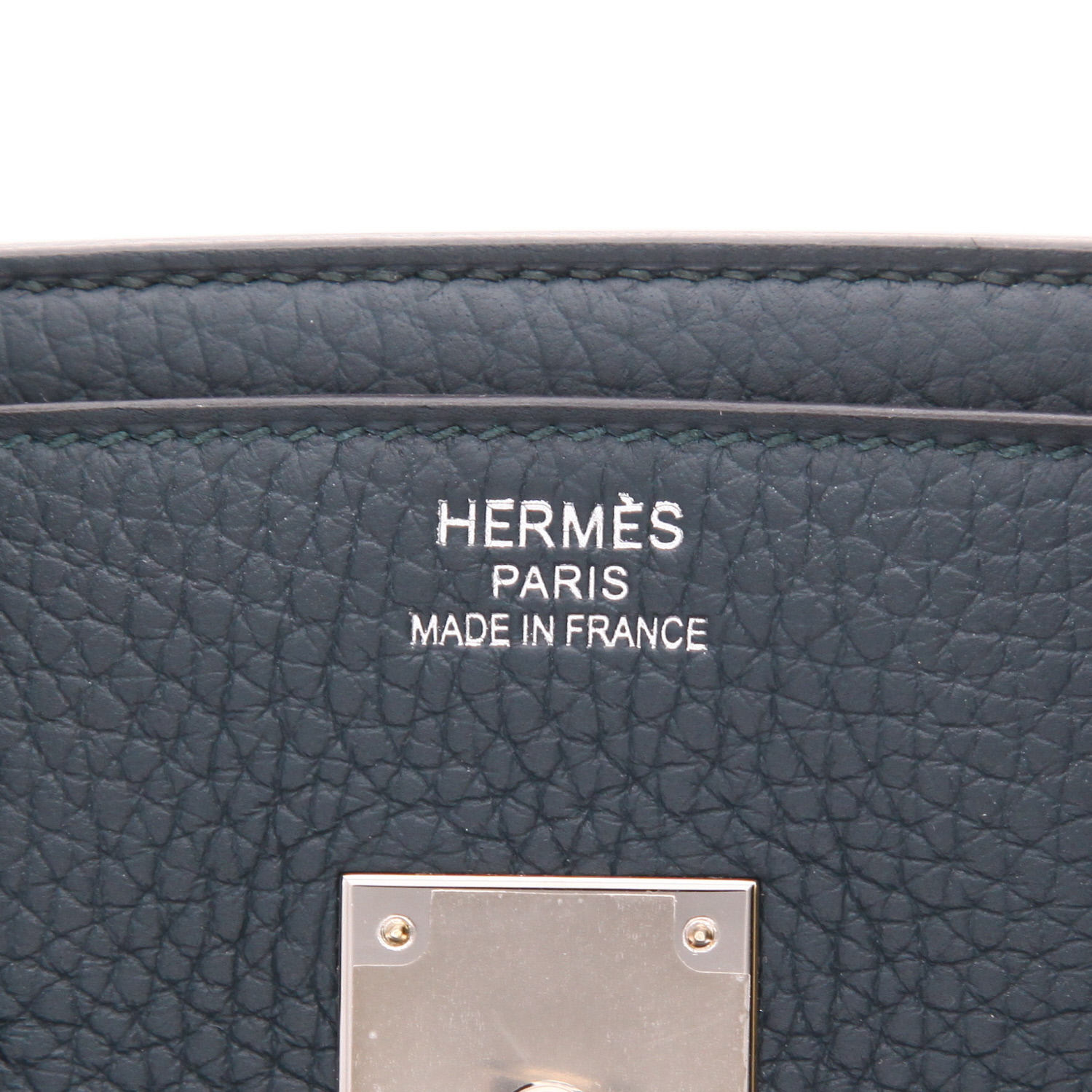 Hermès  Birkin 35 cm handbag  in green Cyprès togo leather - Detail D2