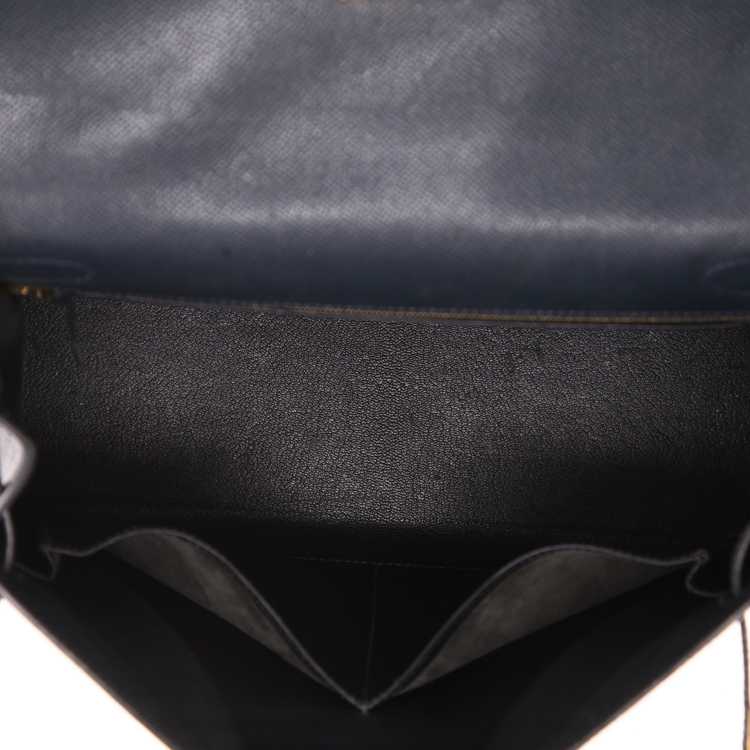 Hermès  Kelly 32 cm handbag  in navy blue Courchevel leather - Detail D4