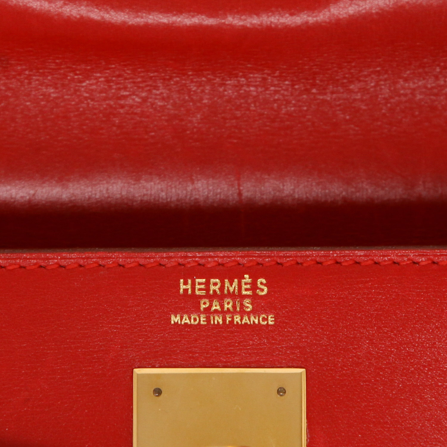 Hermès  Kelly 32 cm handbag  in red Vif box leather - Detail D2