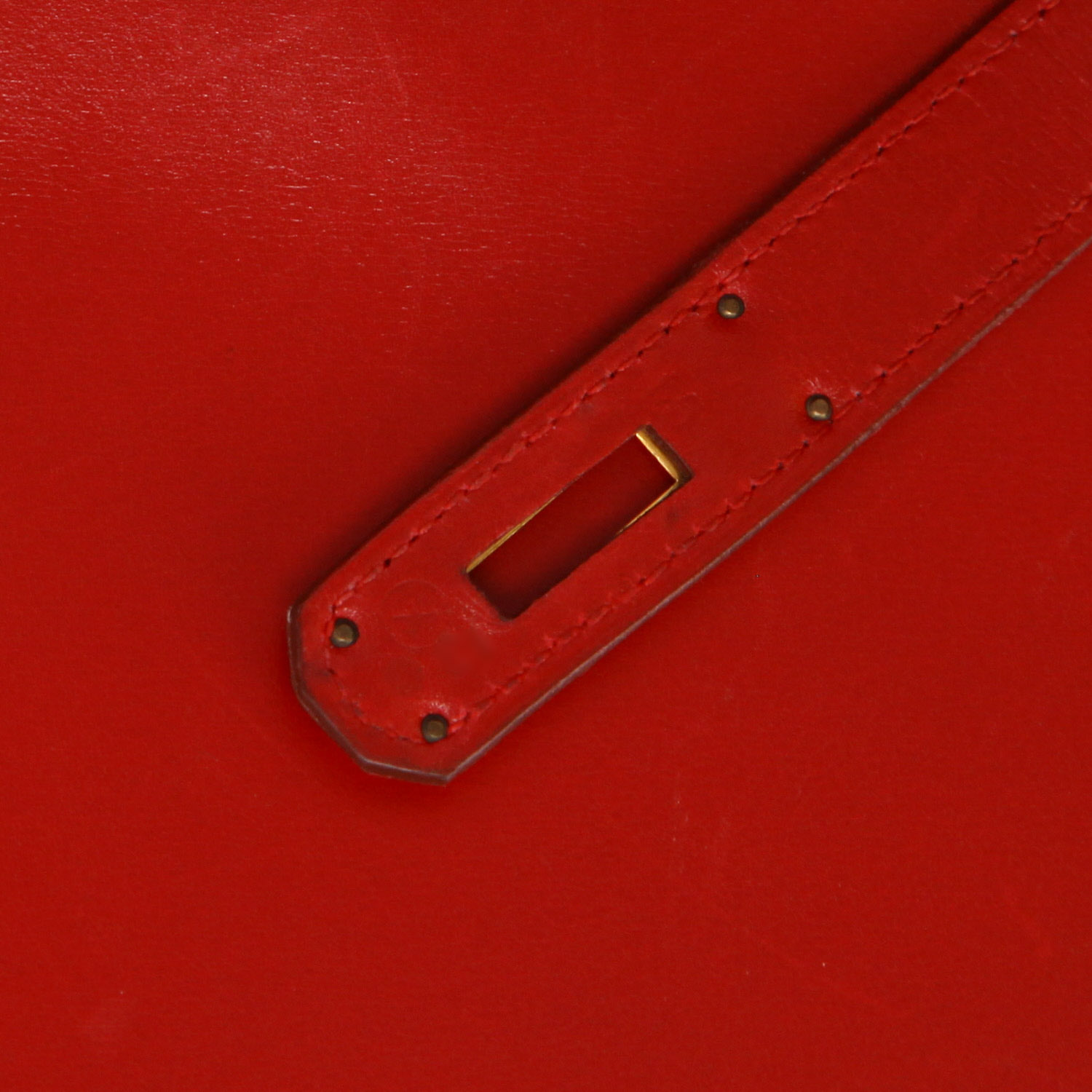 Hermès  Kelly 32 cm handbag  in red Vif box leather - Detail D3
