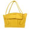 Bolso de mano Bottega Veneta  Arco en cuero intrecciato amarillo - 00pp thumbnail