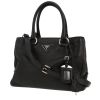 Borsa a tracolla Prada  Vitello in pelle martellata nera - 00pp thumbnail