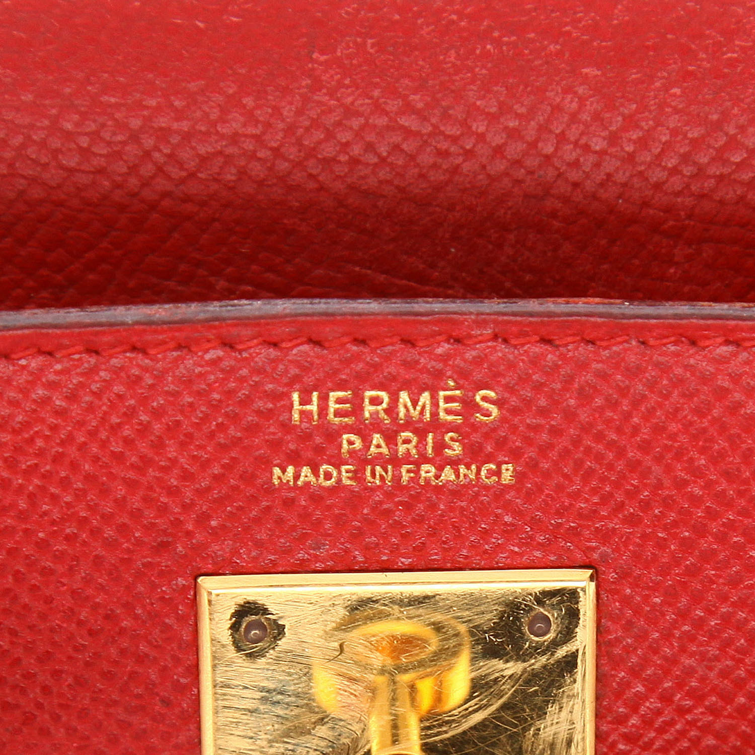 Hermès  Kelly 32 cm handbag  in red Courchevel leather - Detail D2