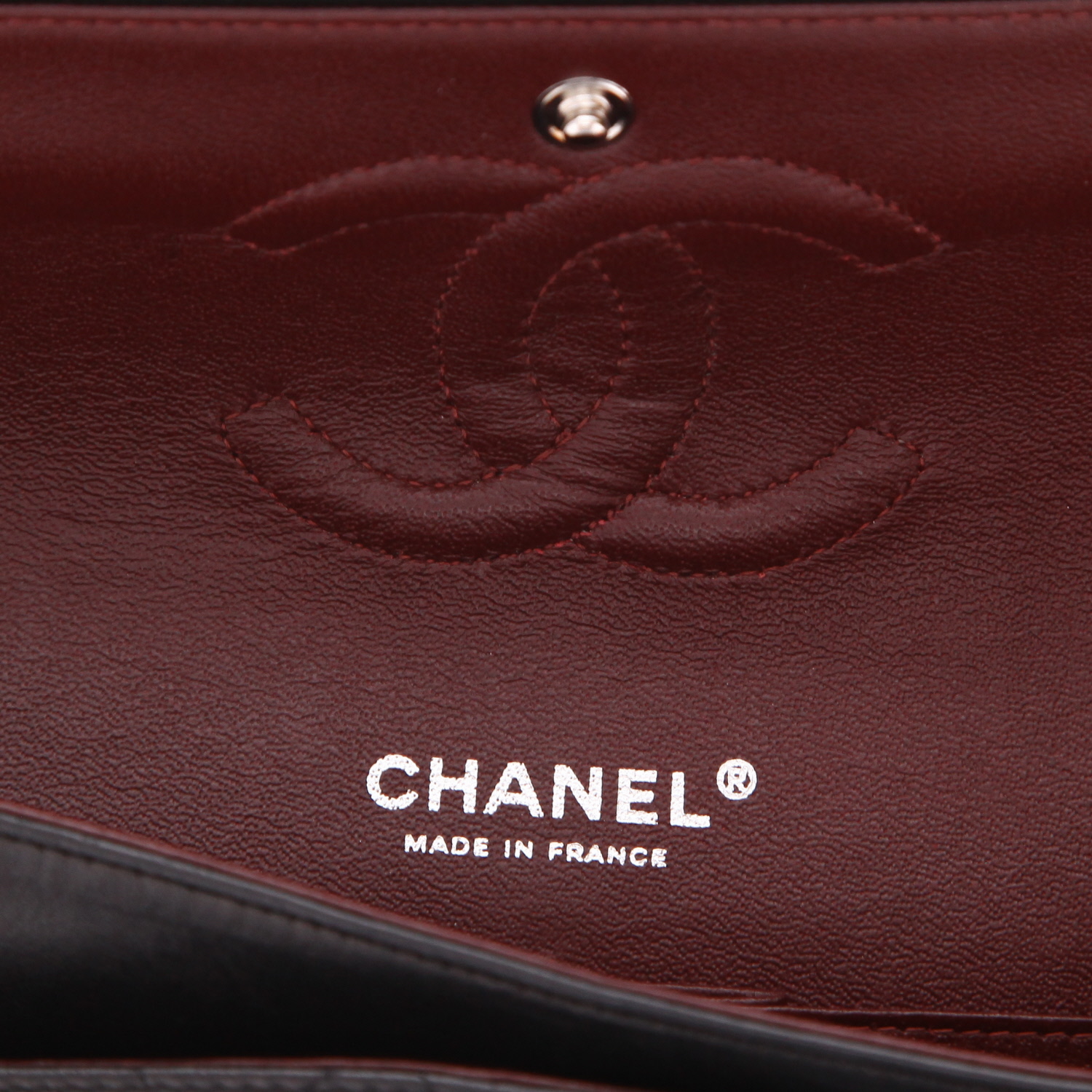 Bolso de mano Chanel  Timeless Classic en cuero acolchado negro - Detail D2