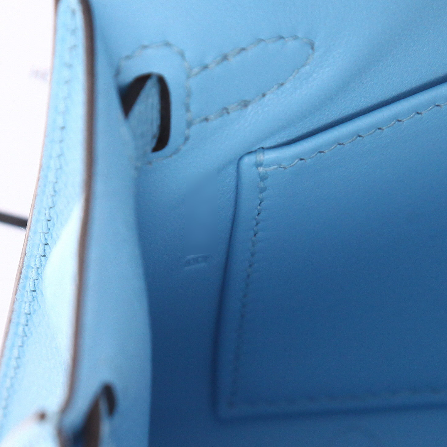 Bolso bandolera Hermès  Kelly 20 cm en cuero epsom azul Celeste - Detail D4