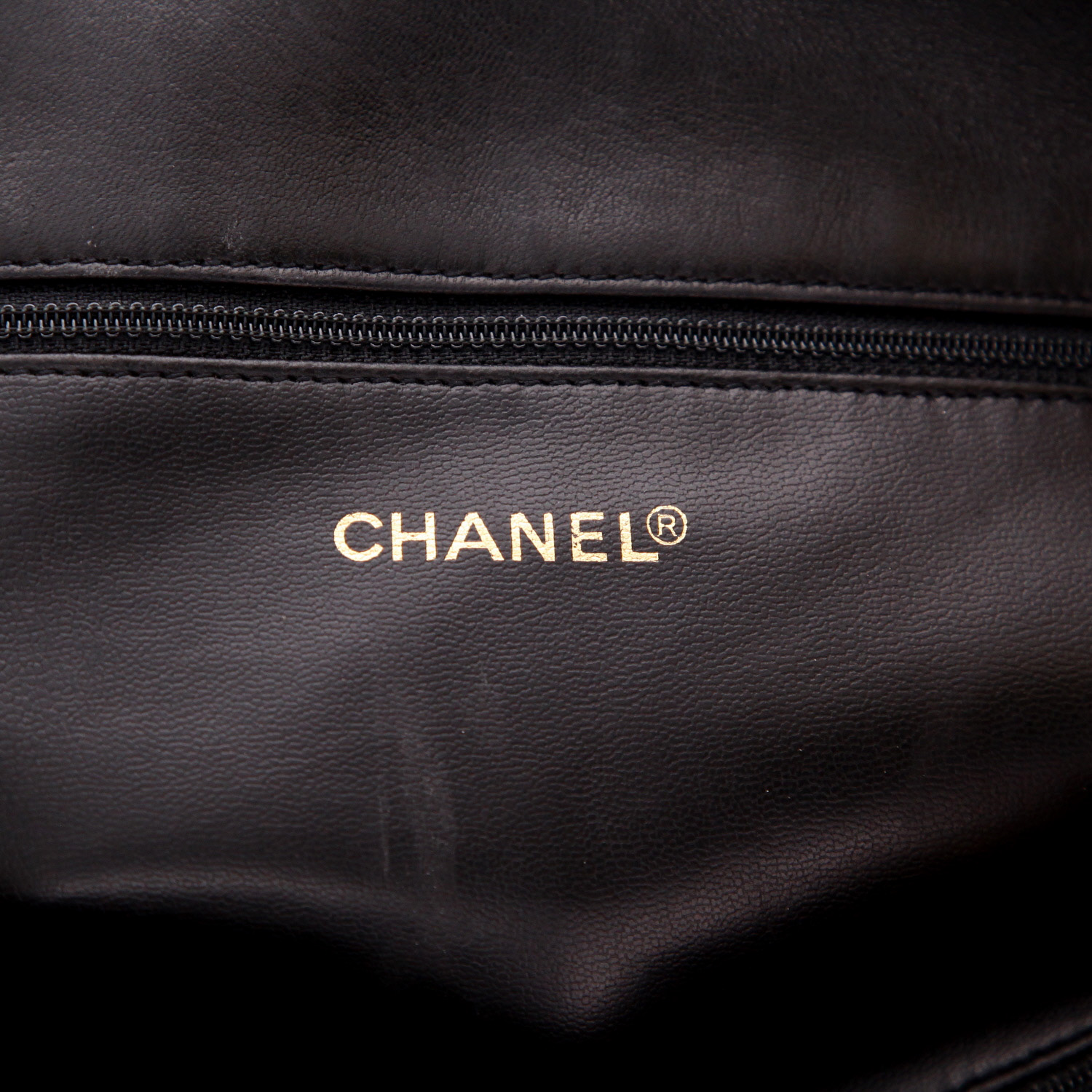 Sac cabas Chanel  Vintage Shopping en cuir matelassé bleu-marine - Detail D2