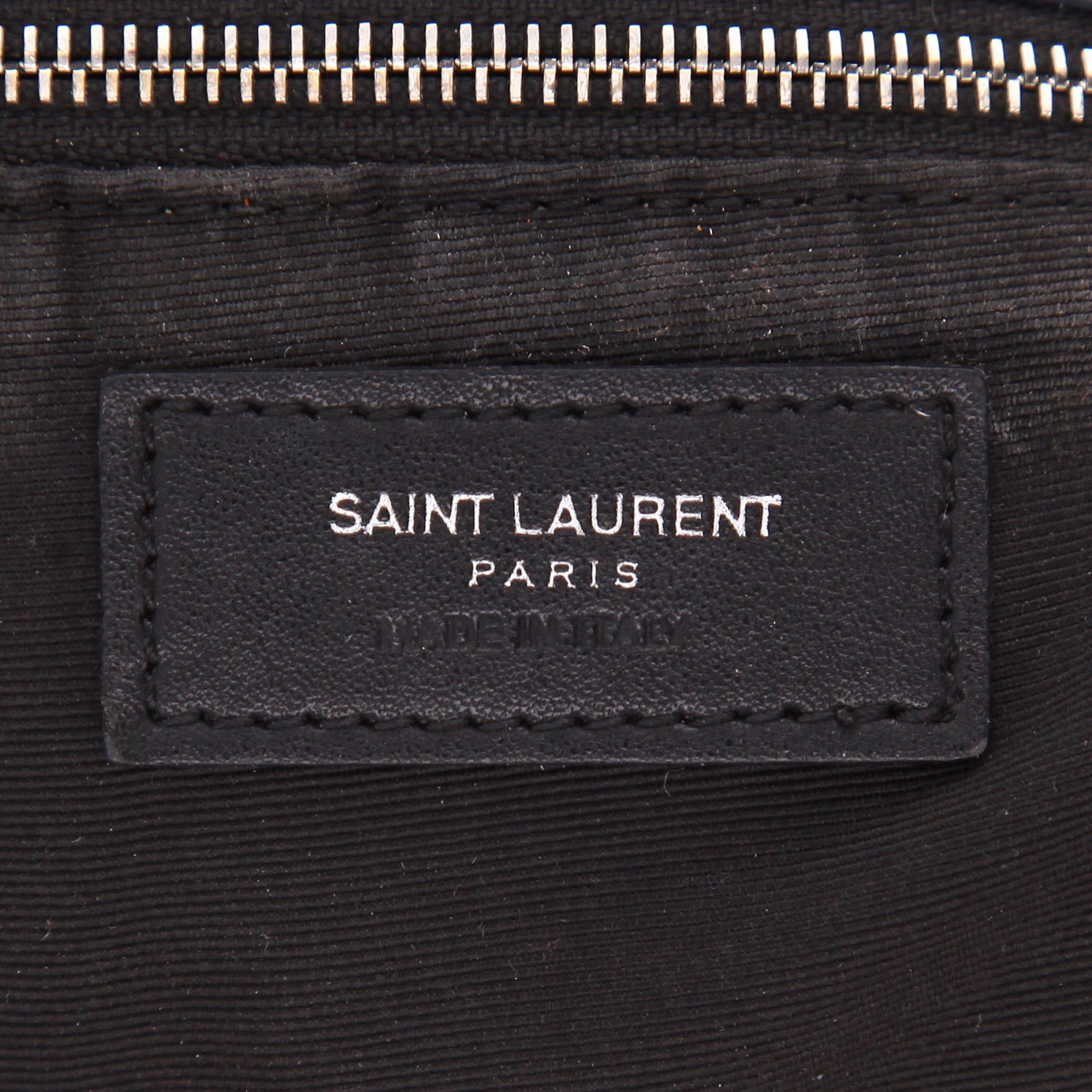 Bolso bandolera Saint Laurent Puffer modelo pequeño en cuero acolchado azul marino - Detail D2