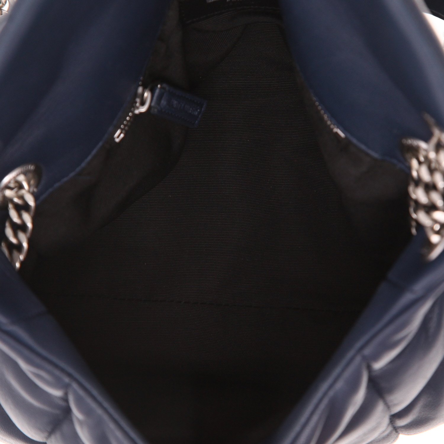 Bolso bandolera Saint Laurent Puffer modelo pequeño en cuero acolchado azul marino - Detail D3