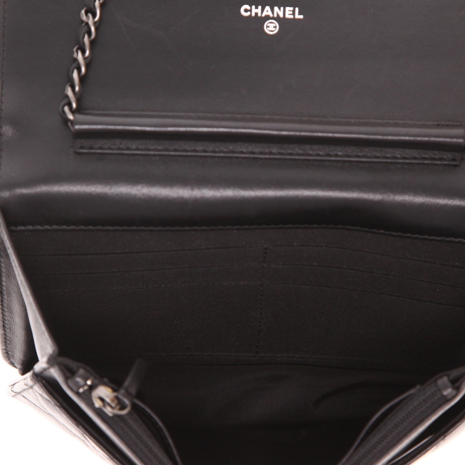 Chanel Boy Wallet On Chain shoulder bag in black quilted leather - Detail D3