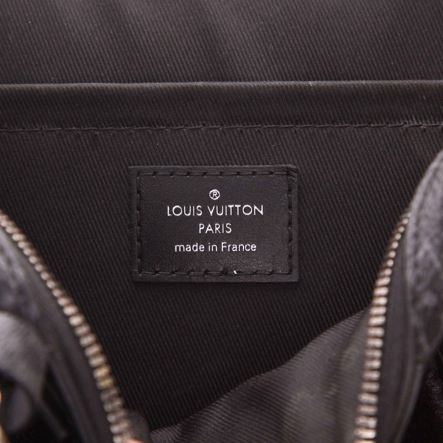 Louis Vuitton City Keepall shoulder bag in grey Graphite monogram canvas and black leather - Detail D2