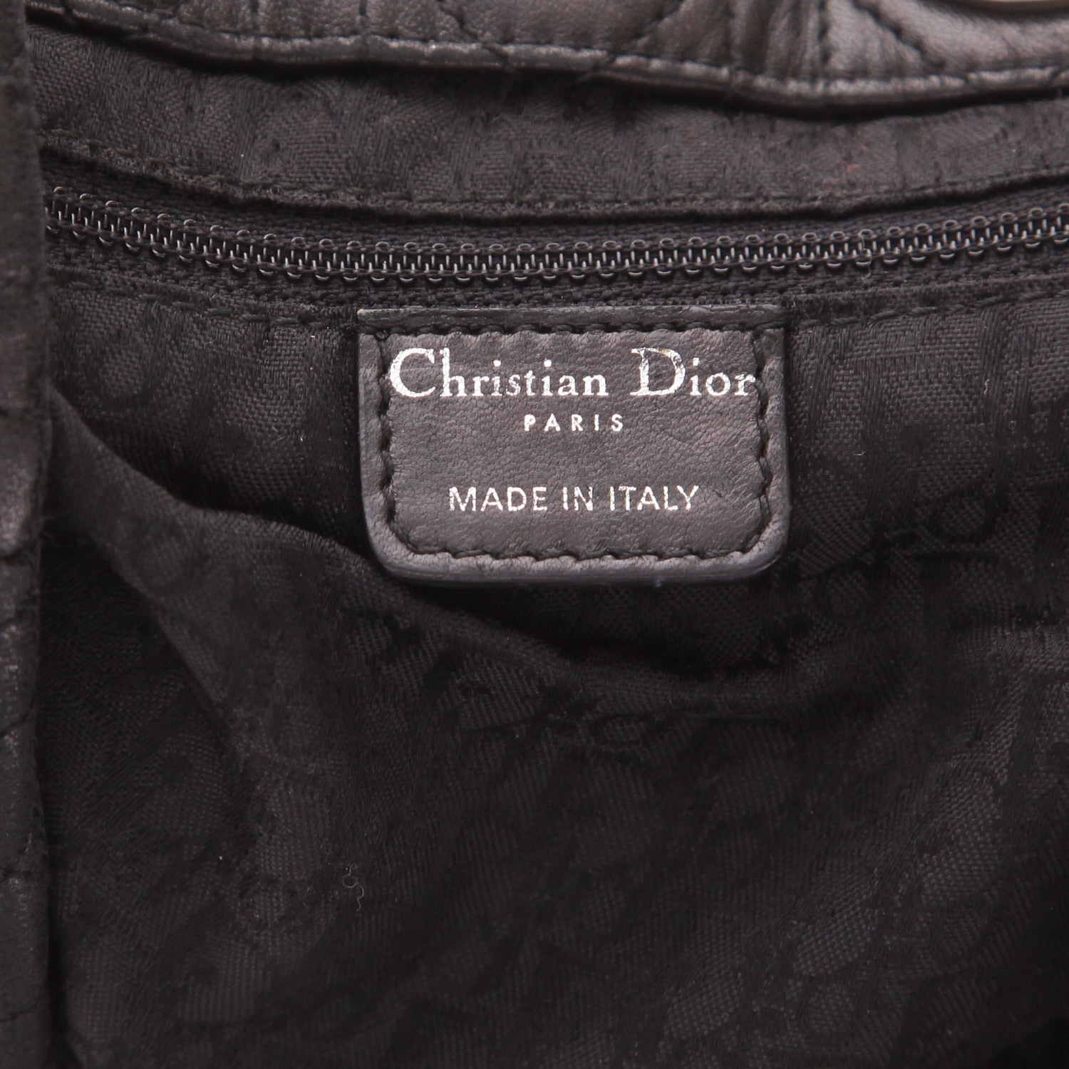 Sac à main Dior  Dior Soft en cuir cannage noir - Detail D2