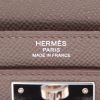 Pochette Hermès  Kelly Dépêches in pelle Epsom etoupe - Detail D2 thumbnail