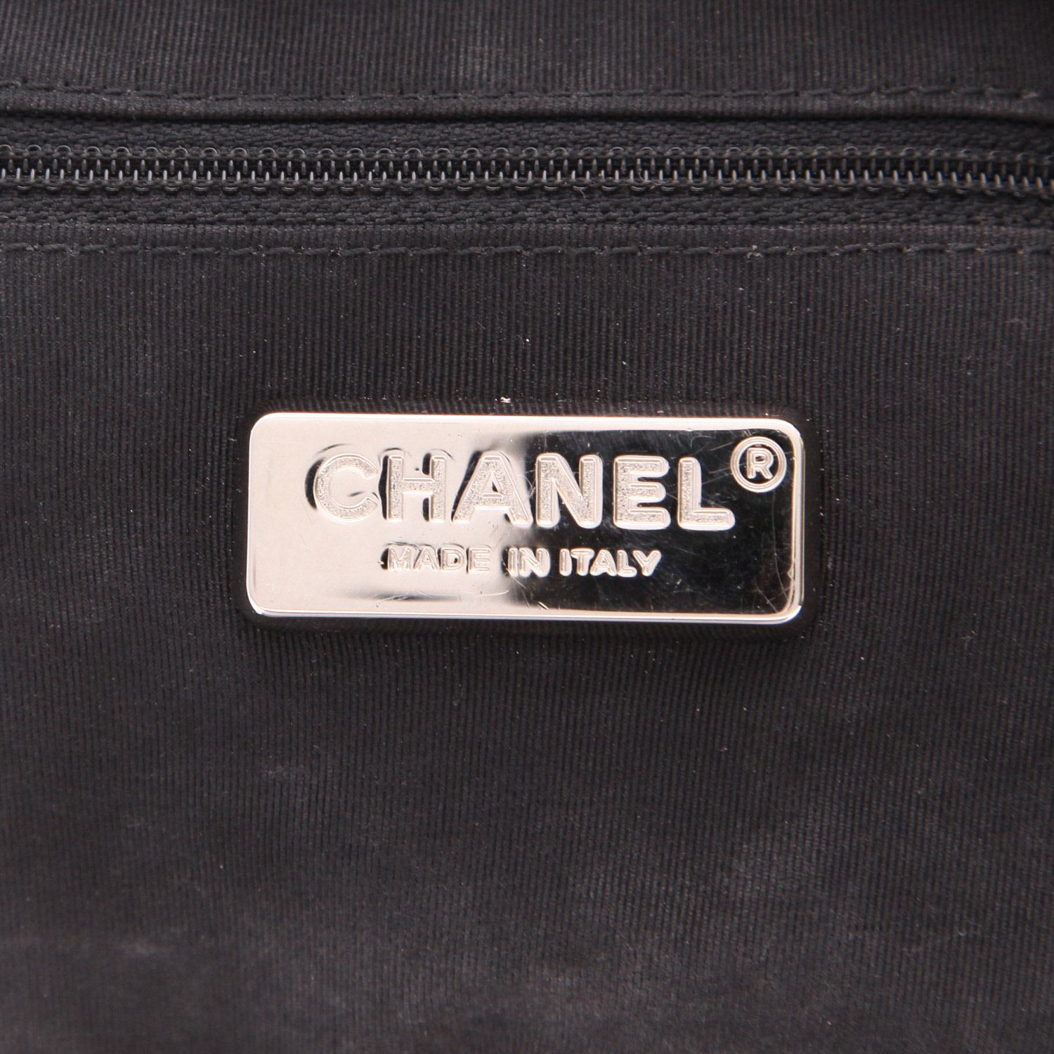 Chanel  Gabrielle  shoulder bag  in black quilted leather - Detail D2