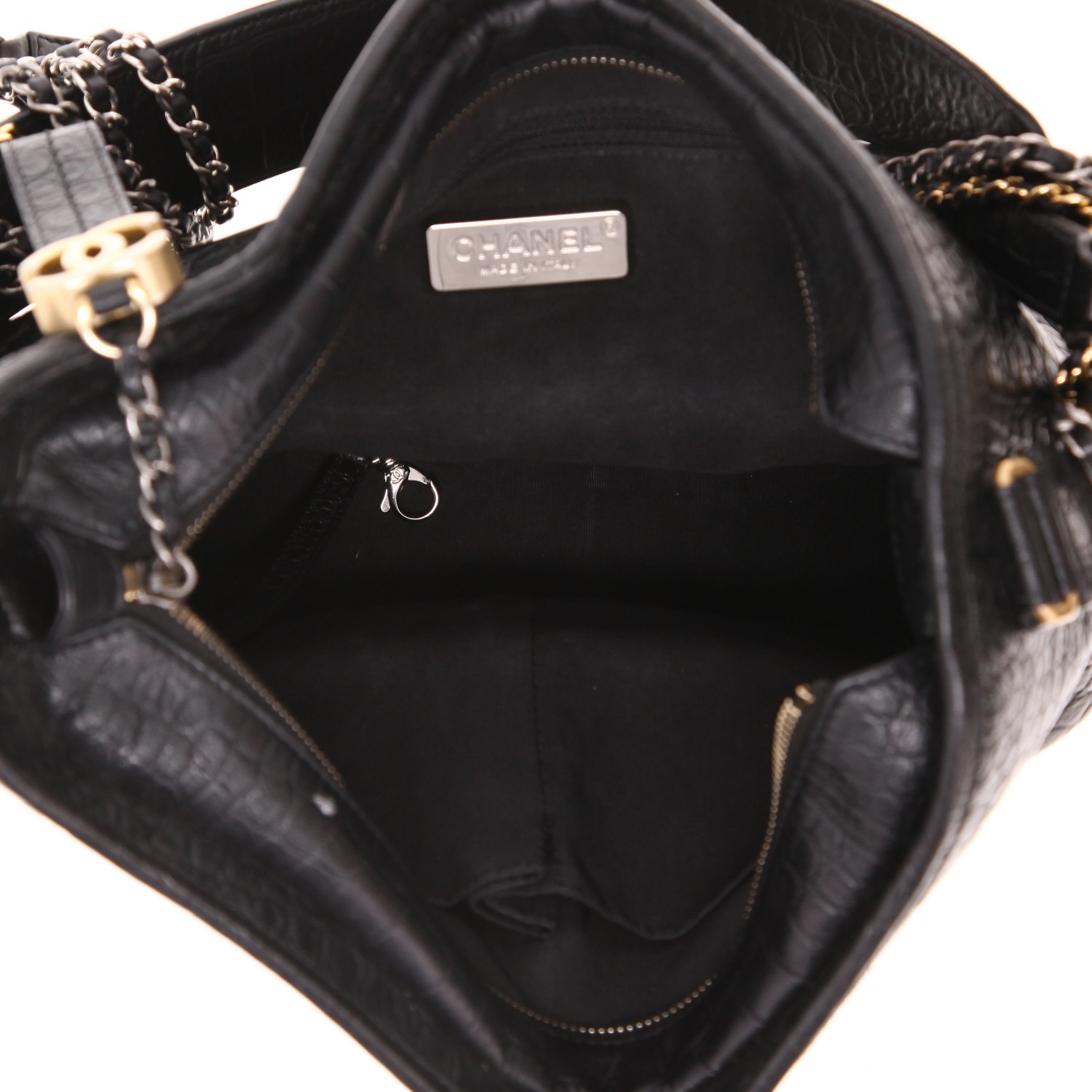 Chanel  Gabrielle  shoulder bag  in black quilted leather - Detail D3