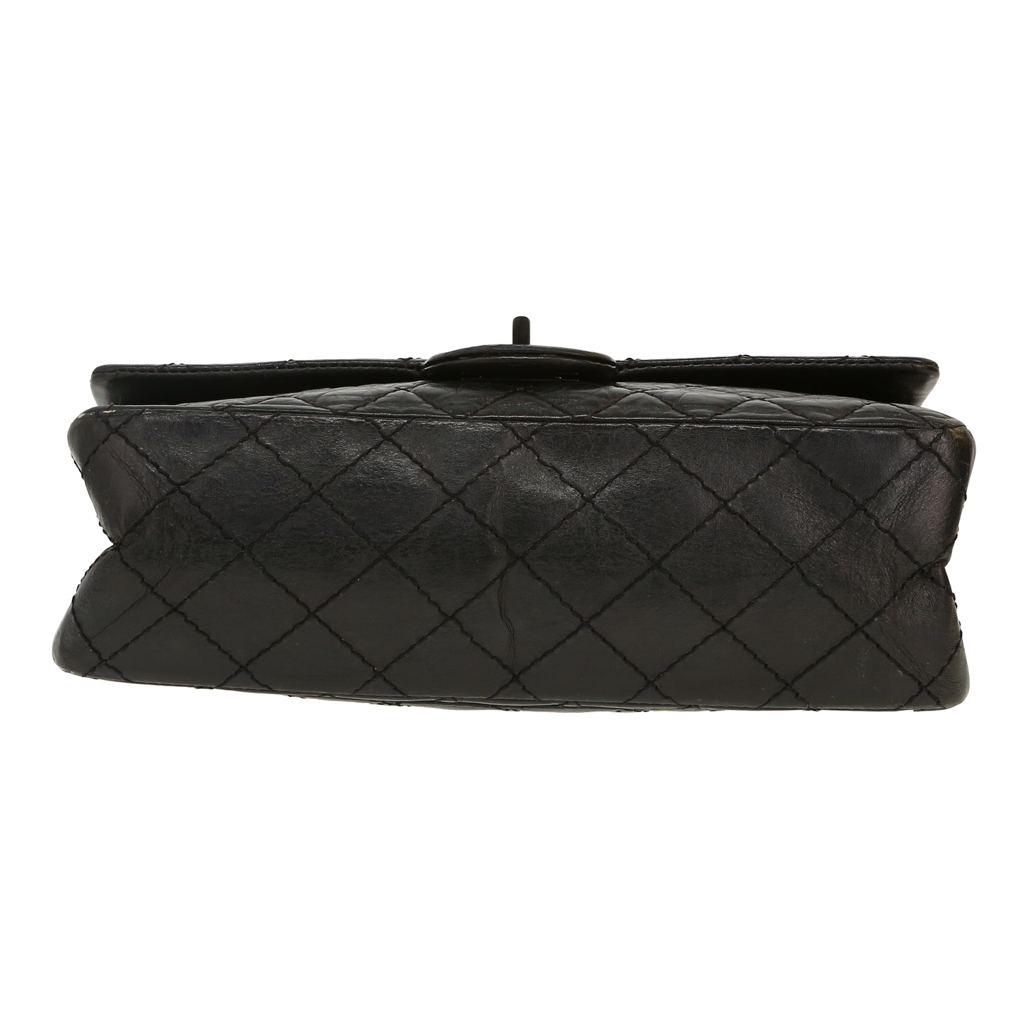 Chanel 2.55 shoulder bag  in black quilted leather - Detail D1