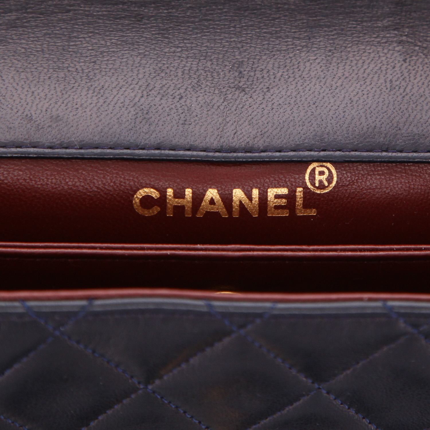Sac à main Chanel  Timeless Vintage en cuir matelassé bleu-marine - Detail D2