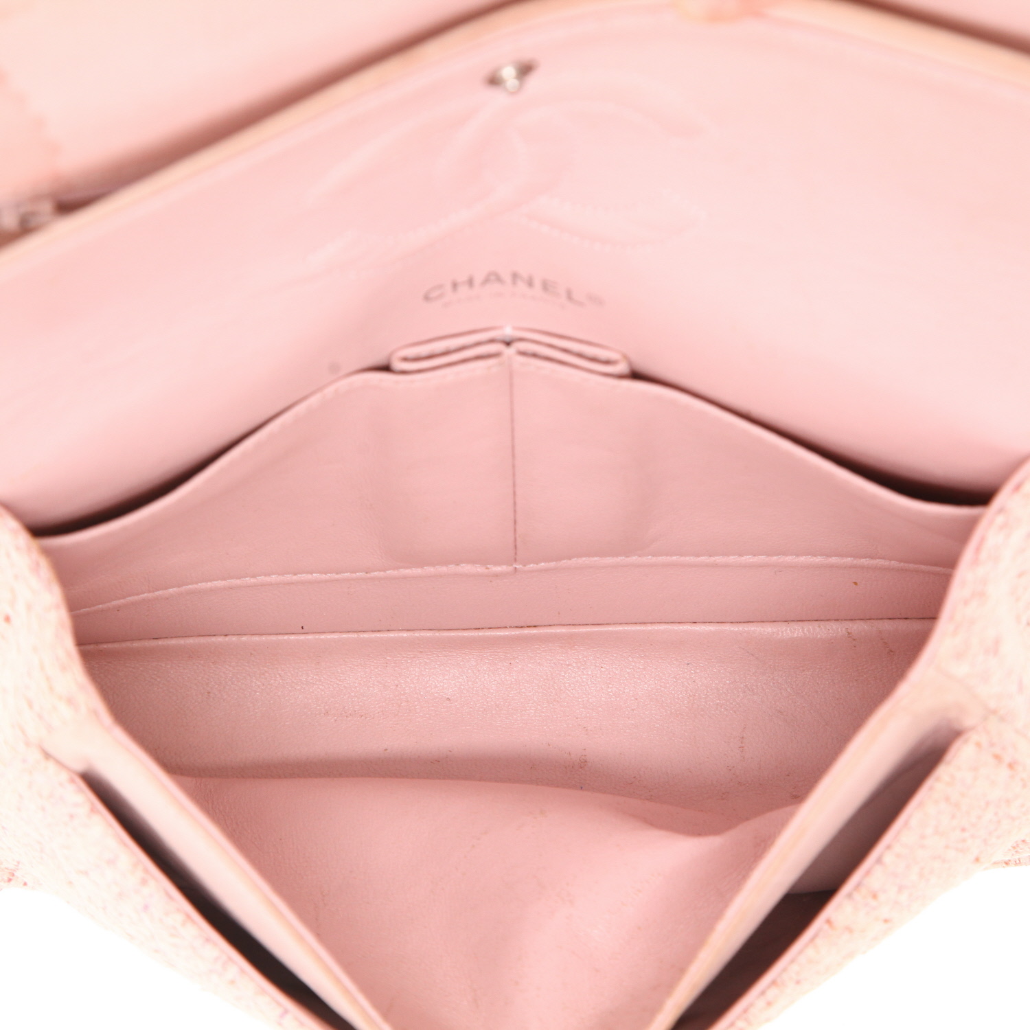 Bolso de mano Chanel  Timeless Classic en tweed rosa - Detail D3