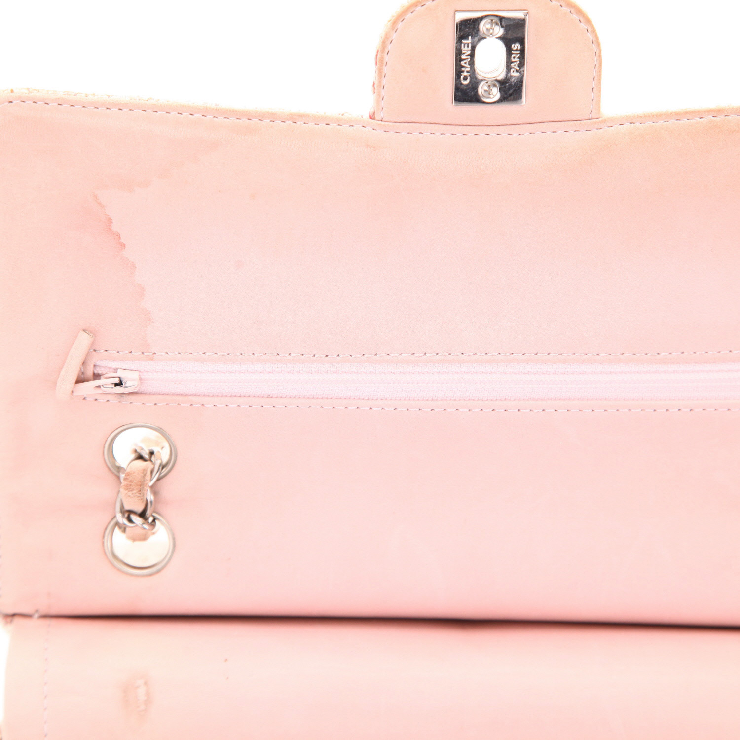 Bolso de mano Chanel  Timeless Classic en tweed rosa - Detail D4