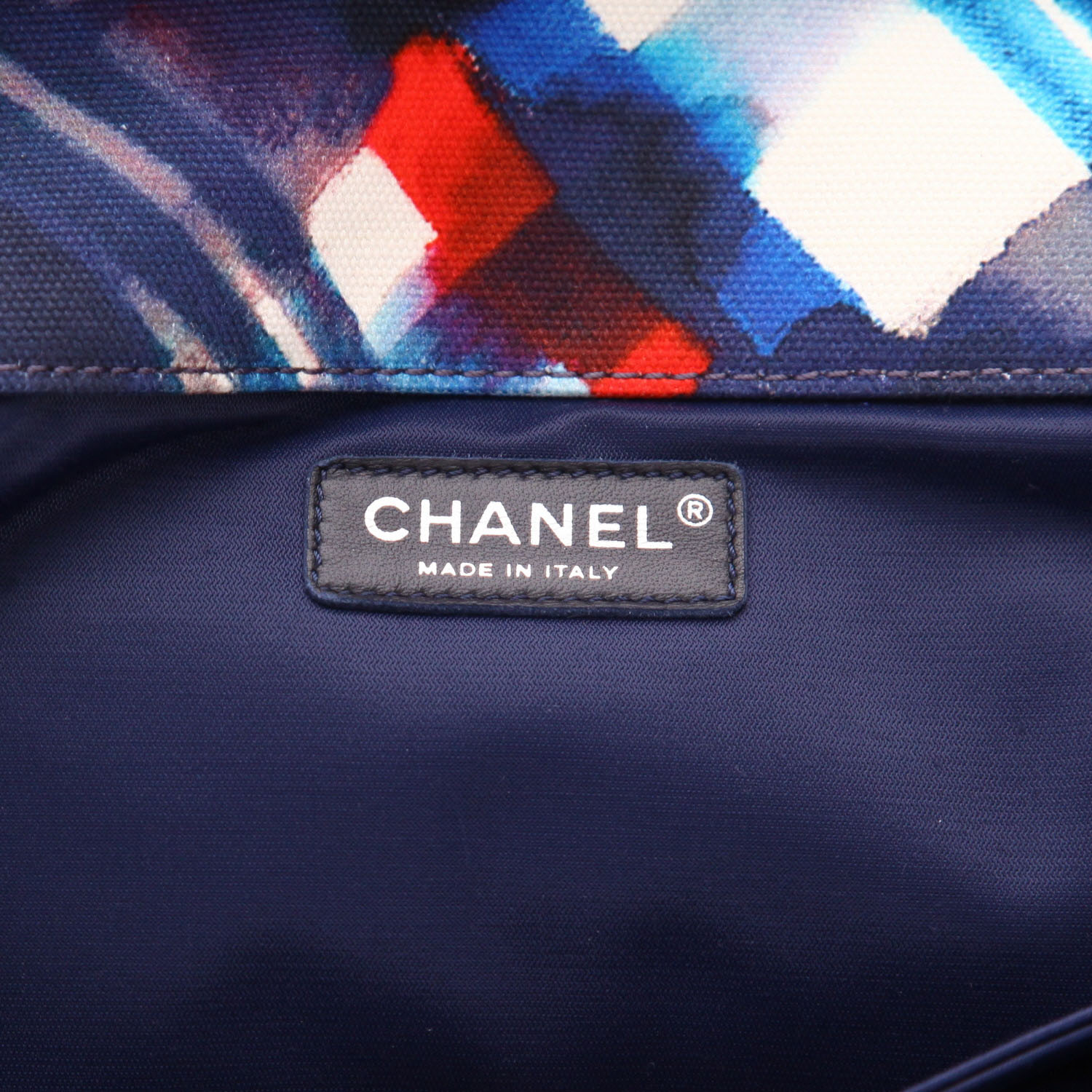 Bolso 24 horas Chanel  Timeless en lona azul roja y blanca - Detail D2