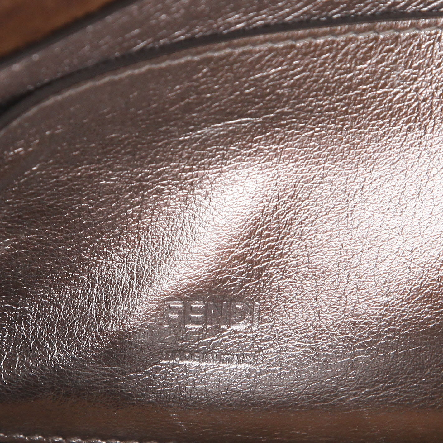 Borsa a tracolla Fendi  Kan U in pelle argentata - Detail D2