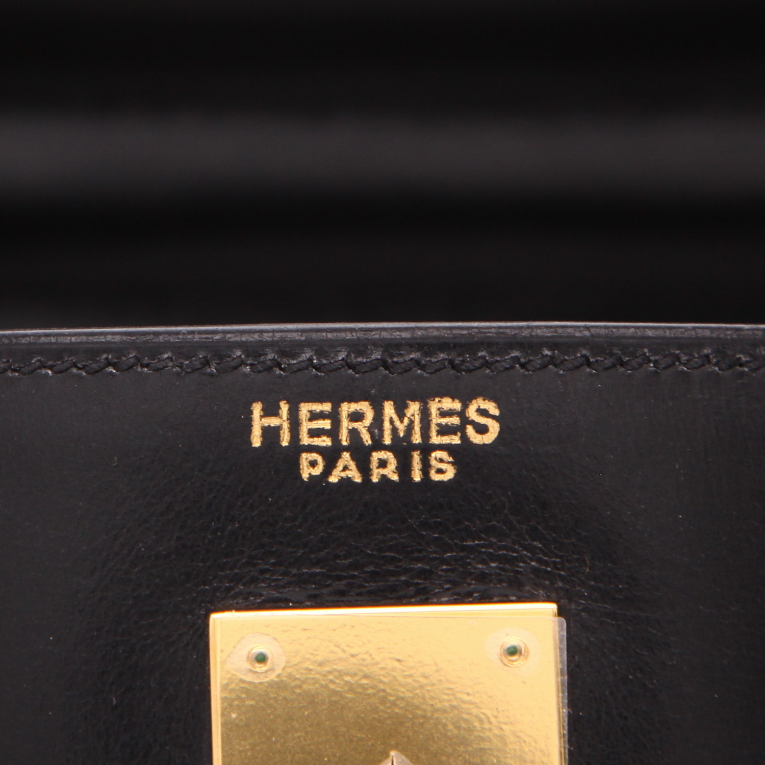 Bolso de mano Hermès  Kelly 35 cm en cuero box negro - Detail D2