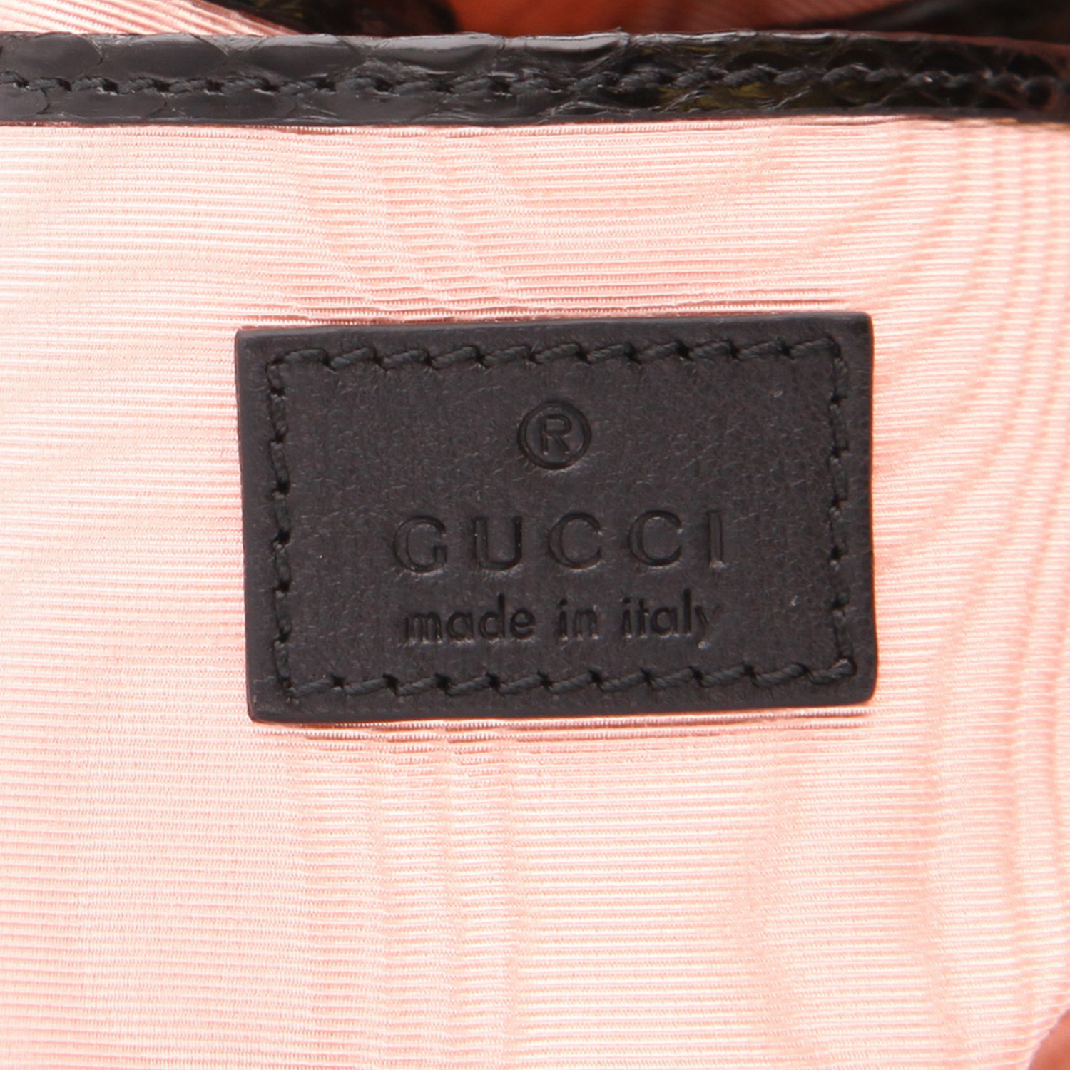 Sac à main Gucci   en fourrure synthétique noire et cuir noir - Detail D2