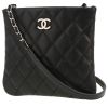 Bolso bandolera Chanel   en cuero acolchado negro - 00pp thumbnail