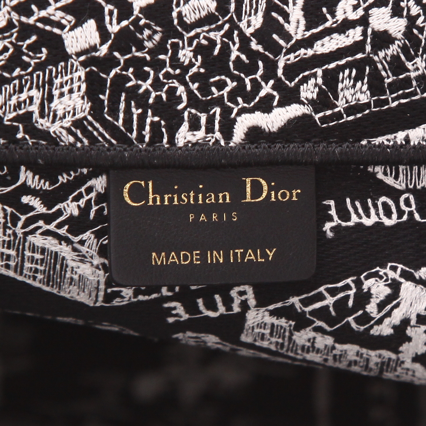 Sac cabas Dior  Book Tote en toile noire et blanche - Detail D2