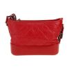Borsa a tracolla Chanel  Gabrielle  modello piccolo  in pelle trapuntata rossa - Detail D4 thumbnail
