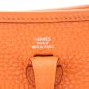 Bolso bandolera Hermès  Mini Evelyne en cuero taurillon clémence naranja - Detail D2 thumbnail