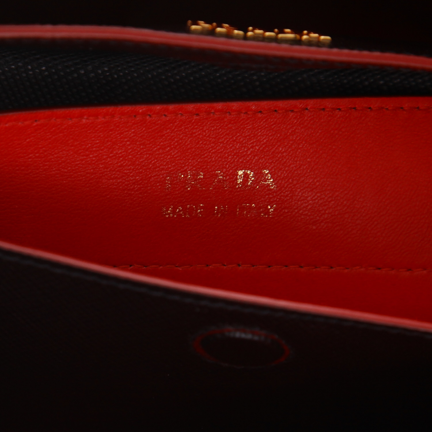 Sac à main Prada  Double en cuir saffiano noir - Detail D2