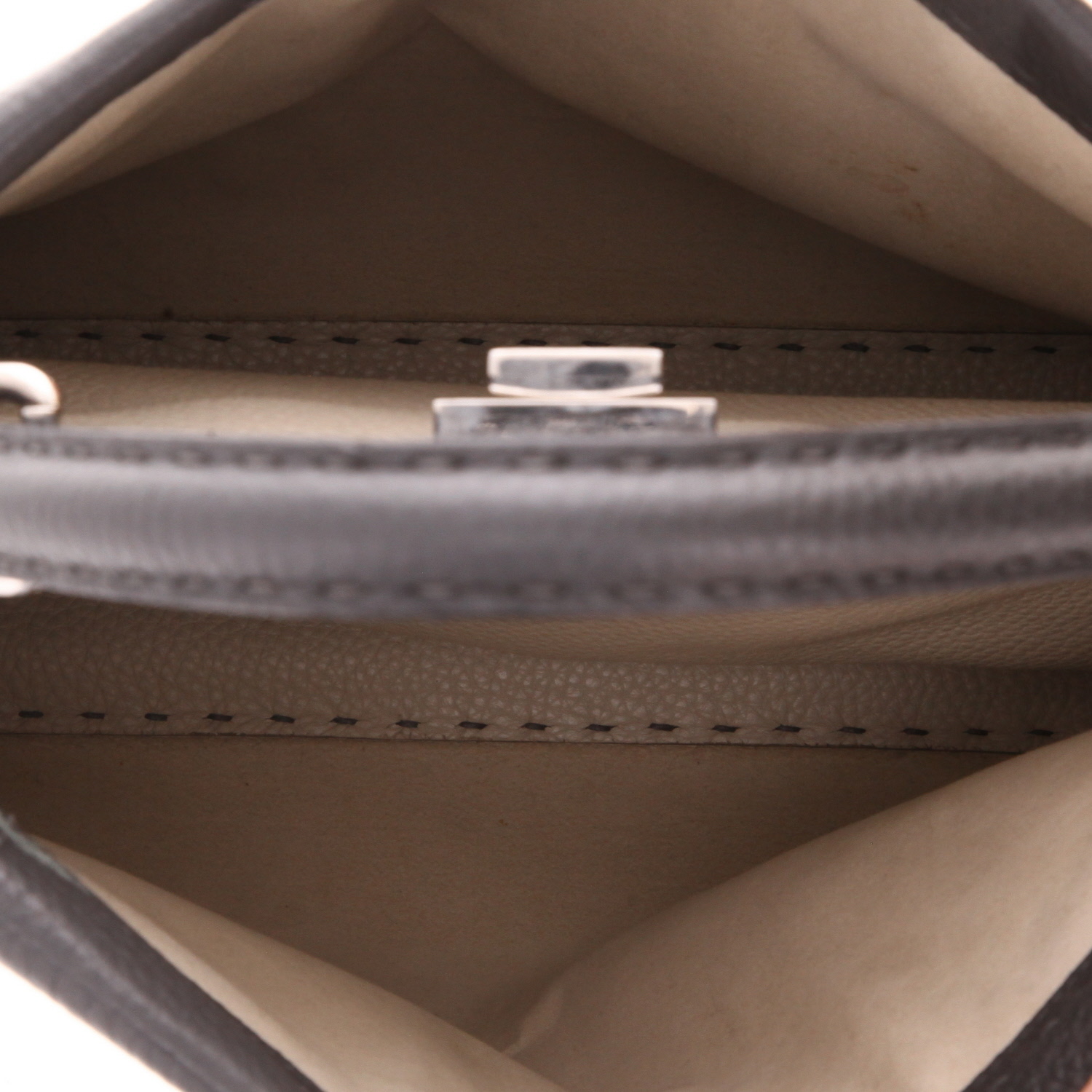 Fendi Peekaboo handbag in grey grained leather - Detail D3
