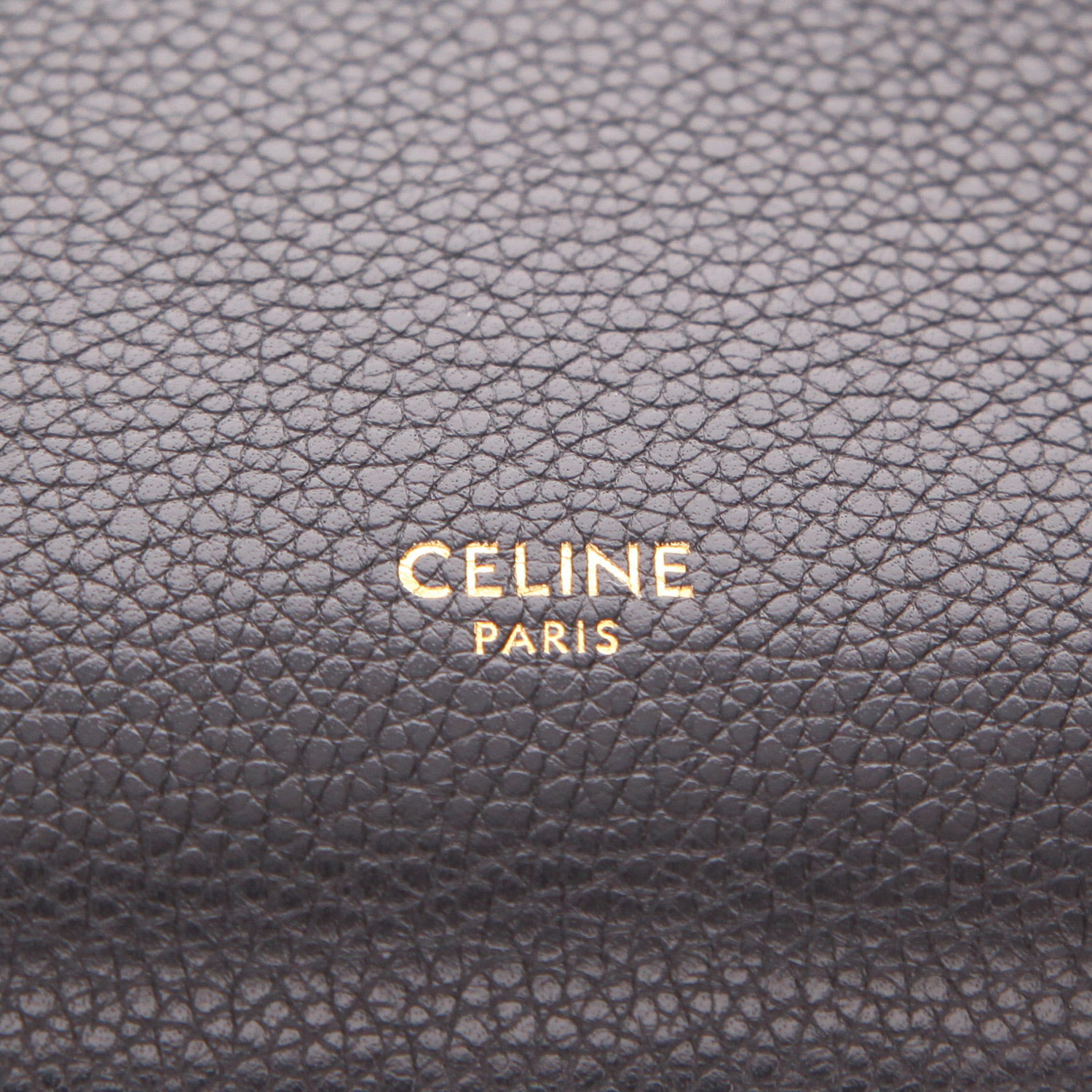 Bolso de mano Celine Sac Sangle modelo pequeño en cuero granulado negro - Detail D2