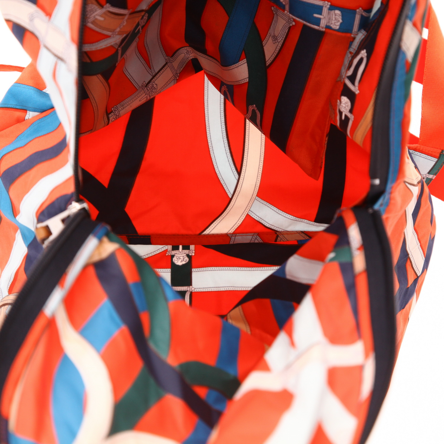 Sac à dos Hermès  Airsilk en soie orange - Detail D3