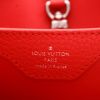 Bolso de mano Louis Vuitton  Capucines BB en cuero taurillon clémence rojo - Detail D2 thumbnail