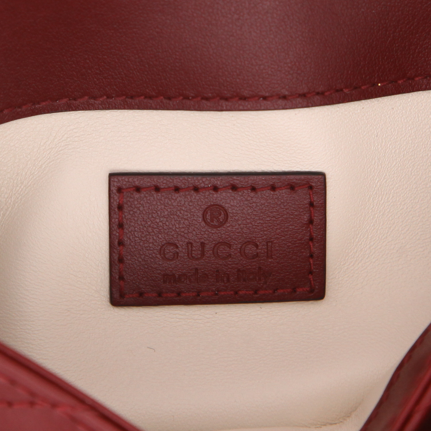 Gucci  GG Marmont mini  shoulder bag  in burgundy quilted leather - Detail D2