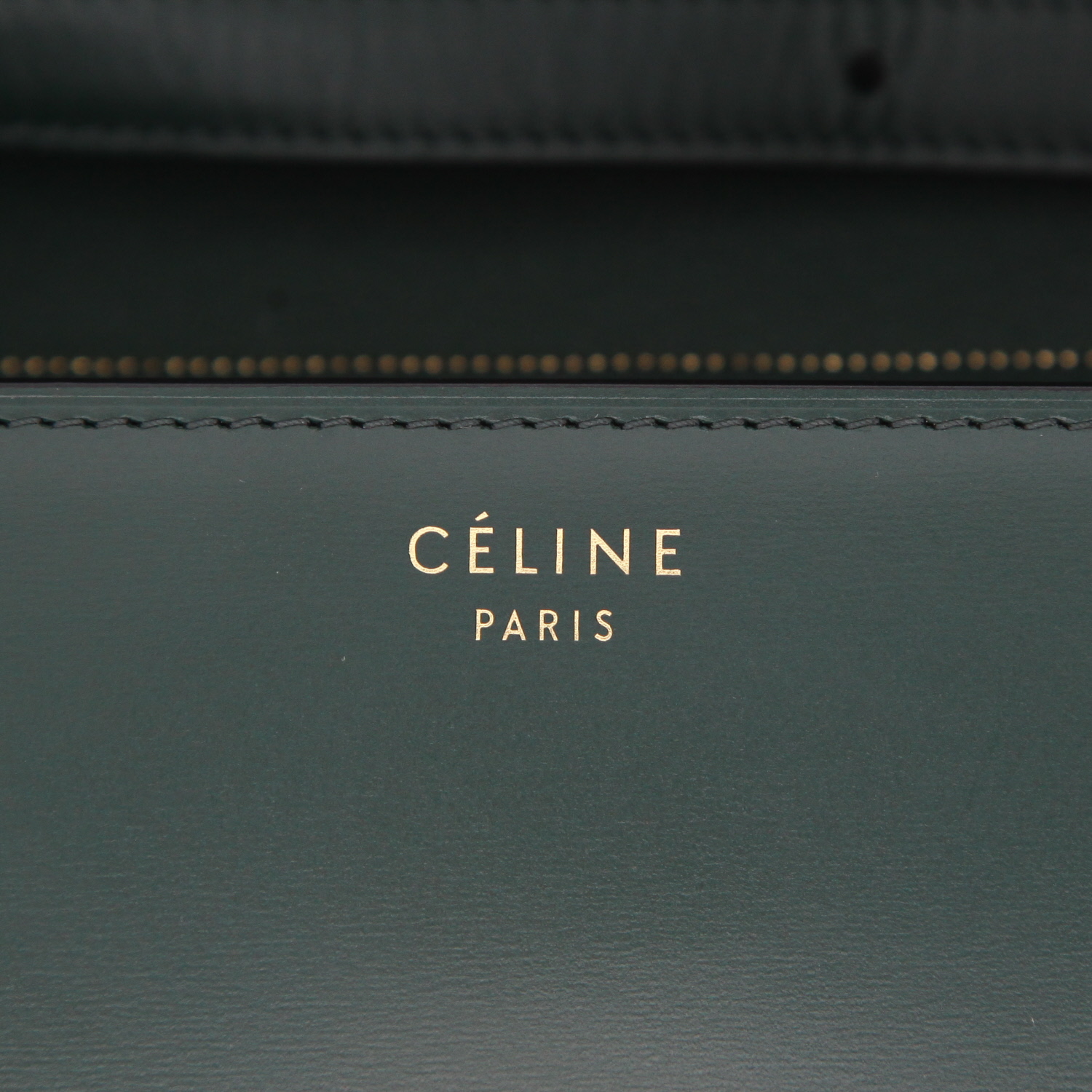 Bolso bandolera Celine  Classic Box en cuero box verde - Detail D2