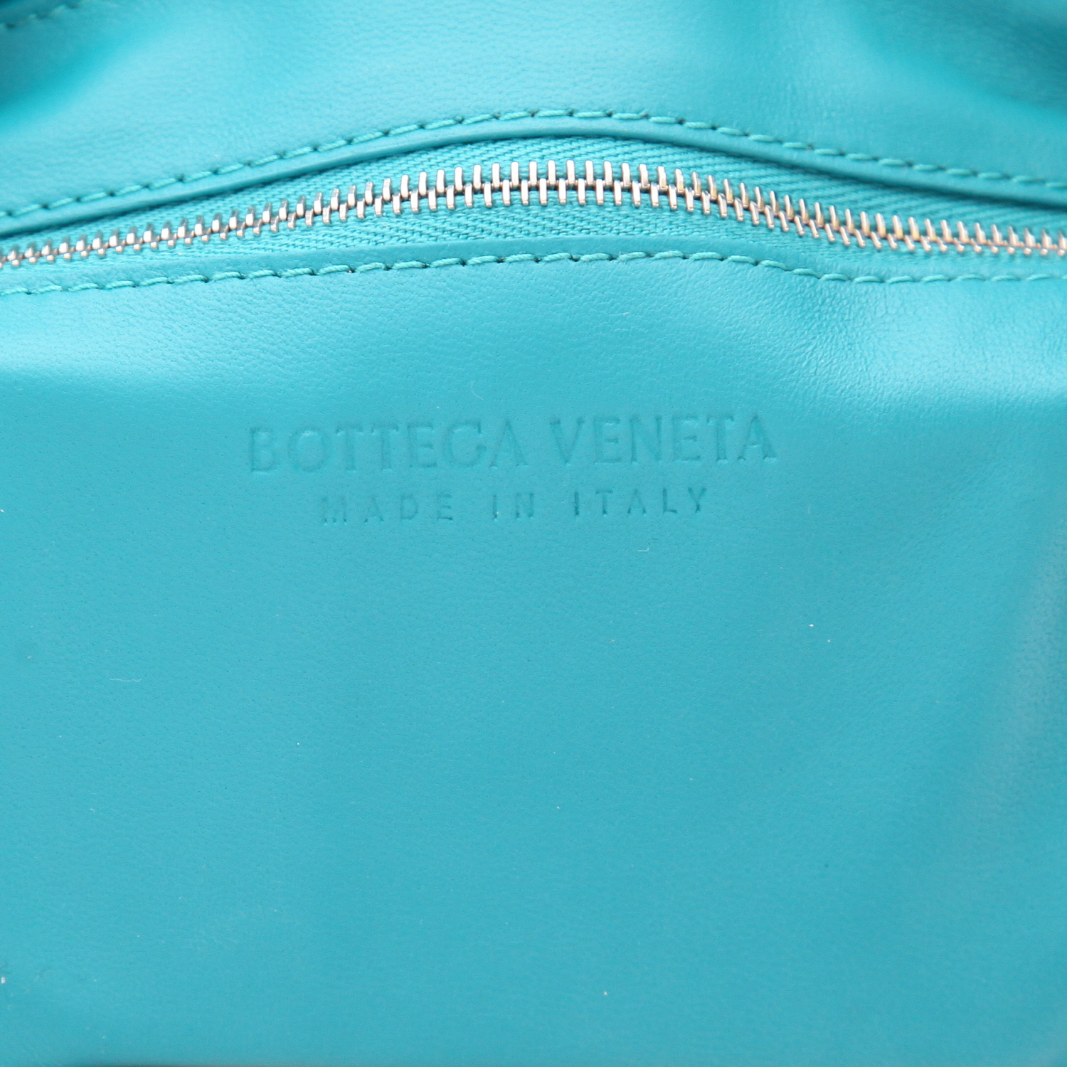 Borsa a tracolla Bottega Veneta  Padded Cassette in pelle intrecciata blu - Detail D2