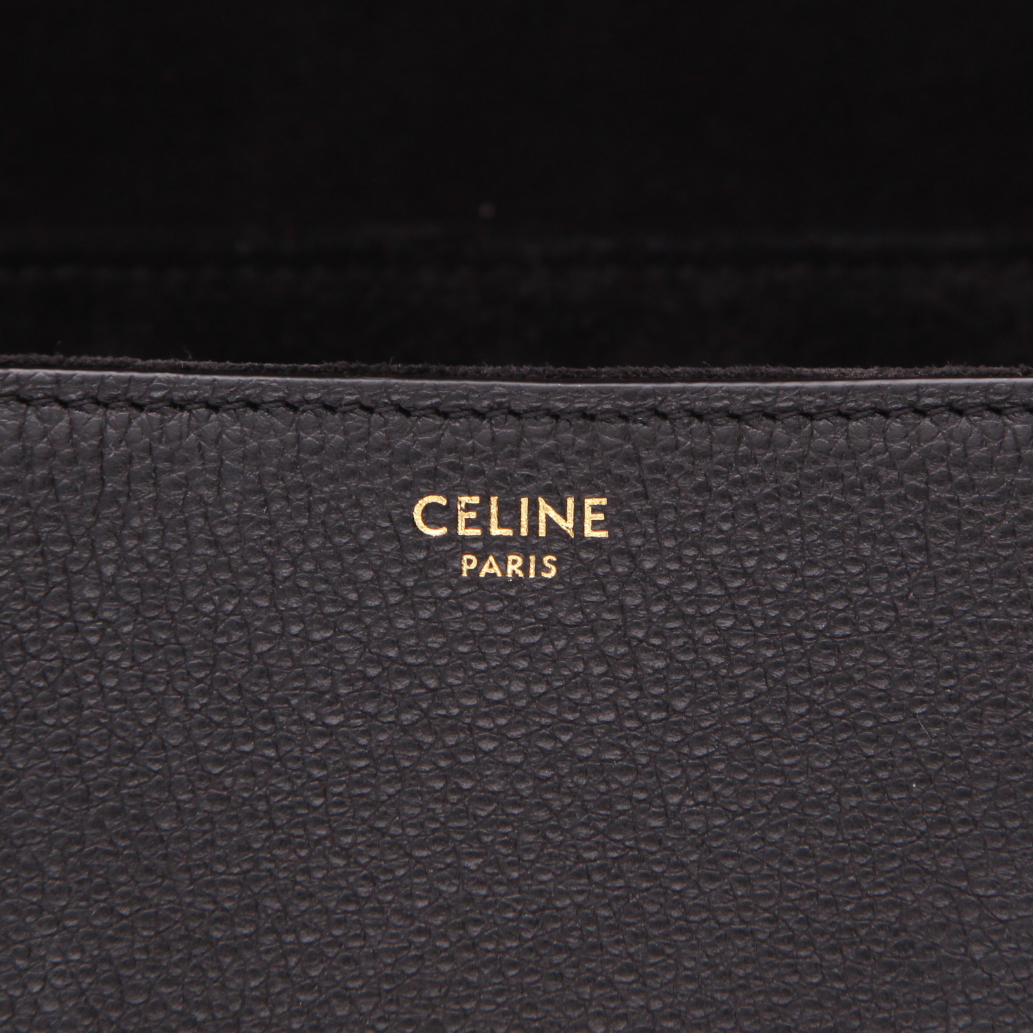Bolso bandolera Celine  Soft Teen en cuero granulado negro - Detail D2