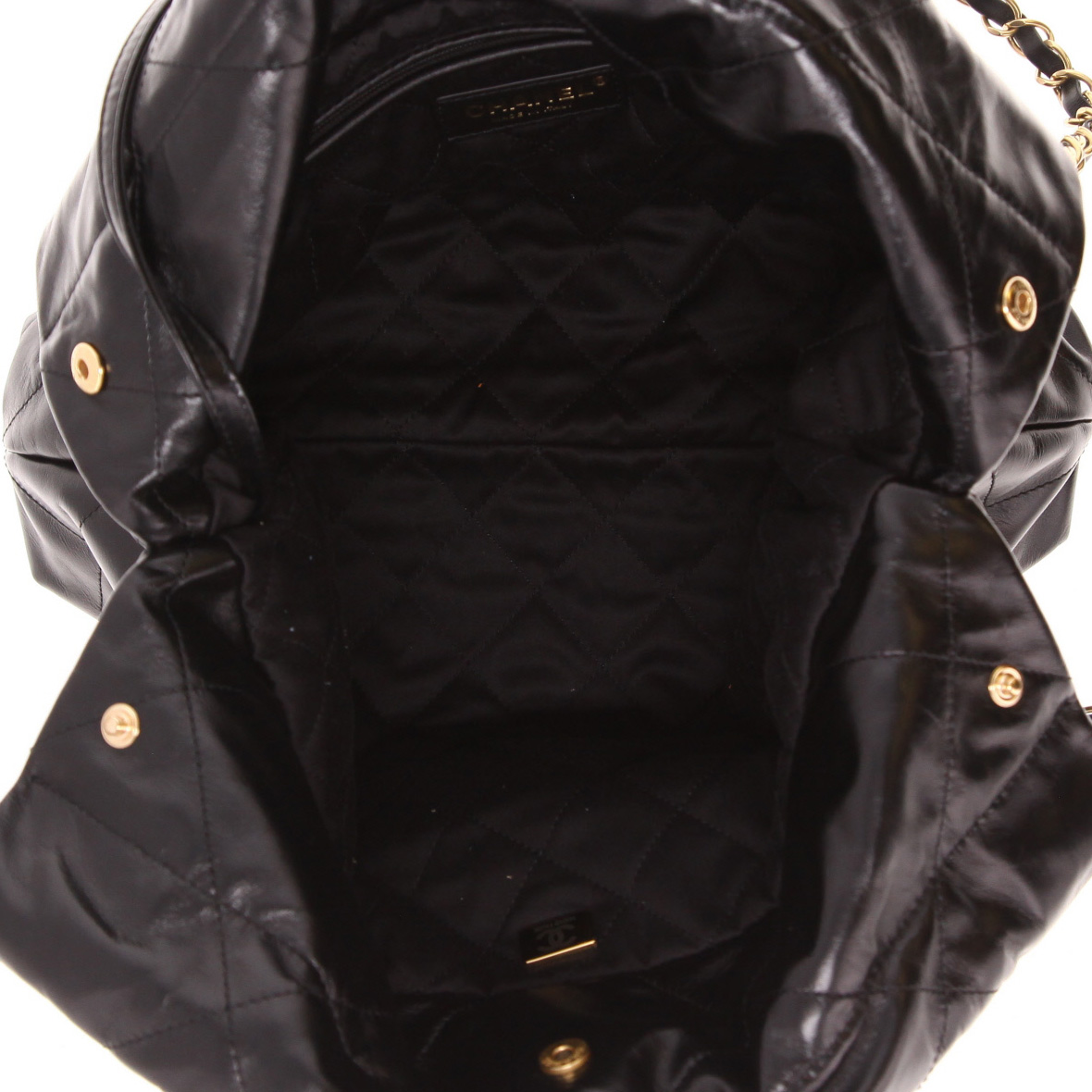 Chanel 22 small model handbag in black leather - Detail D3
