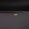 Bolso bandolera Celine  Triomphe Teen en cuero negro - Detail D2 thumbnail