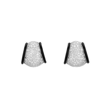 A pair of vintage earrings in white gold, diamonds and onyx